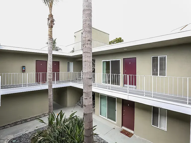 2611 Ocean Ave #5 — Photo 31