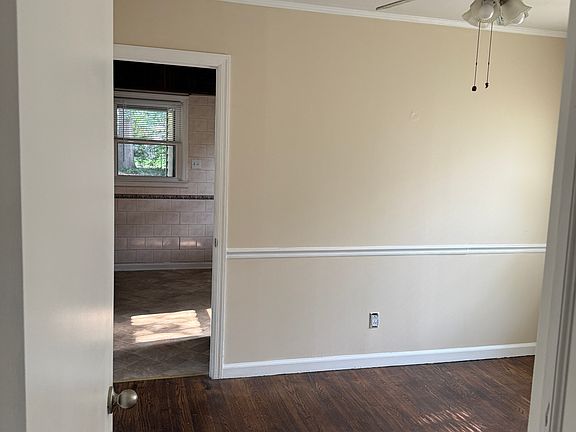 5th image of 130 Briardale Ave