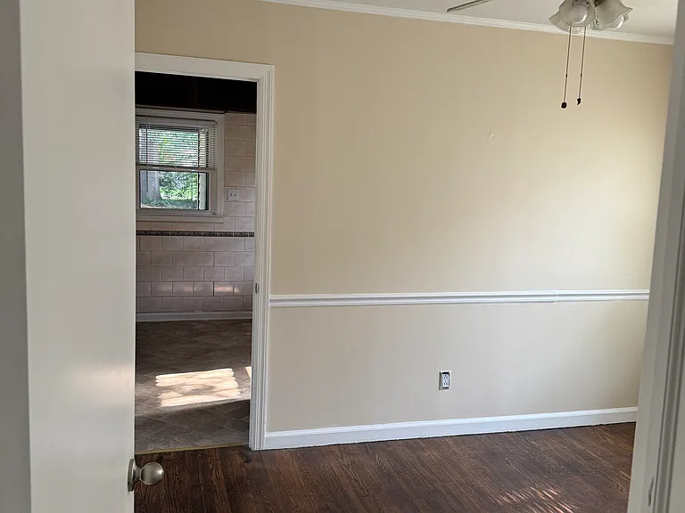 130 Briardale Ave — Photo 5