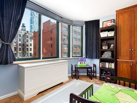 2nd image of 275 Greenwich St APT 4M