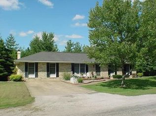 2651 Arbor Ln, Charleston, IL 61920