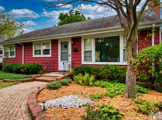 112 Tuttle Ave, Clarendon Hills, IL 60514