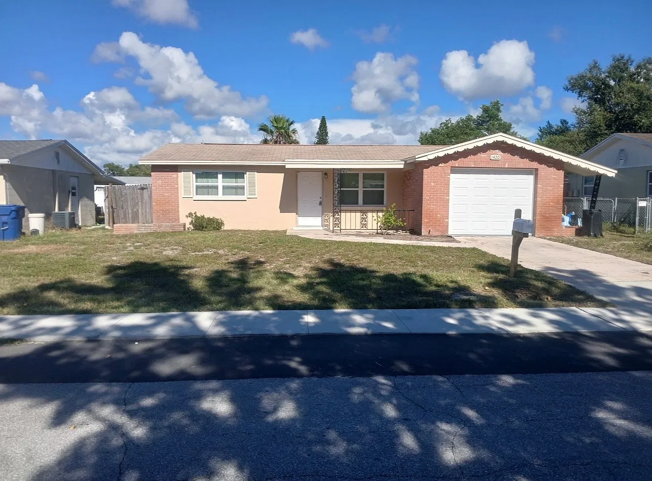 3 bed, 1250 sqft, $1,895 — Photo 1