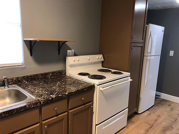 4th image of 1726 Roosevelt St #3