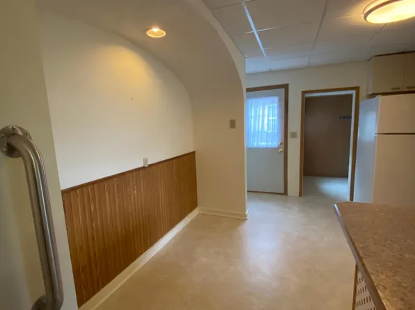 113 N 3rd St APT 1, Clear Lake, IA 50428