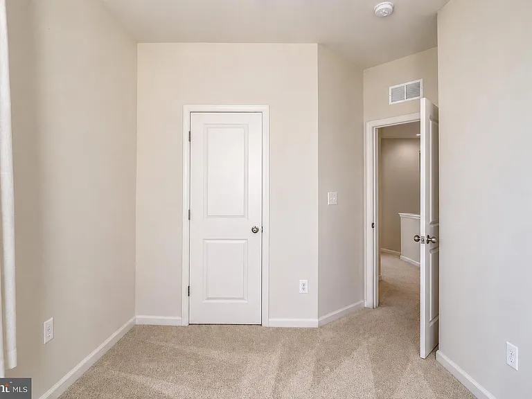 22520 Phillips St #401 — Photo 33