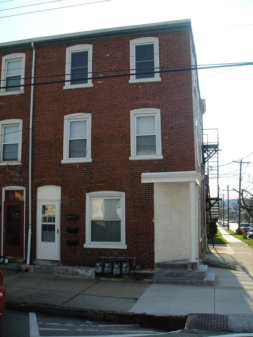 151 W 4th Ave photo 1