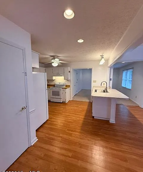 236 Manchester Rd — Photo 14