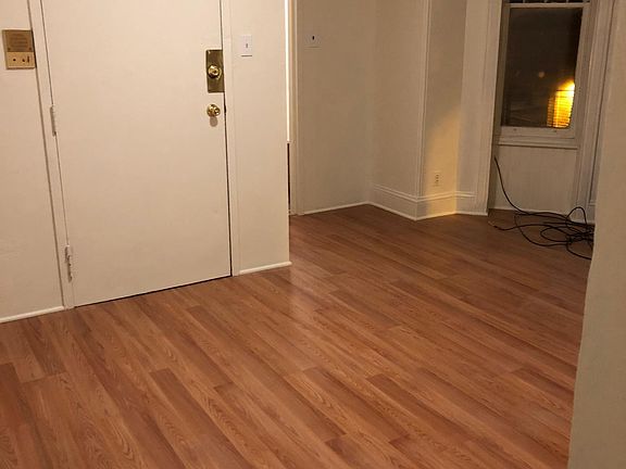 4th image of 5283 Germantown Ave #2F