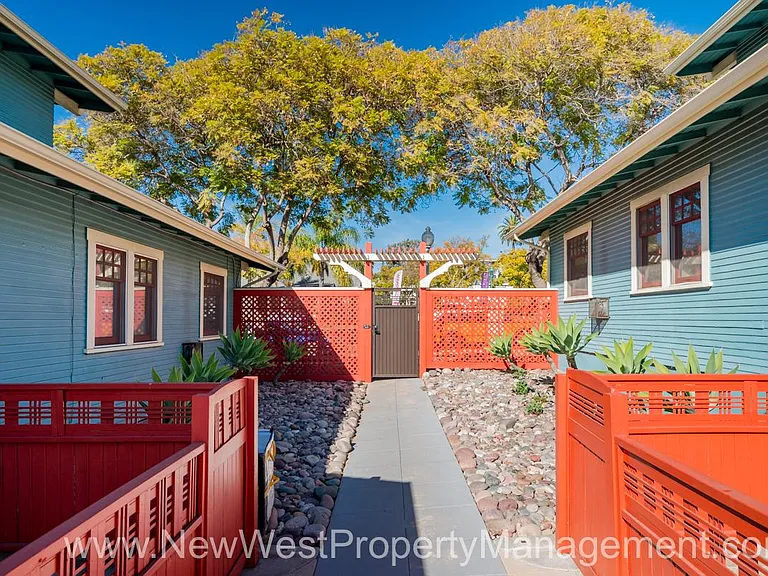 2419 Market St #B — Photo 3