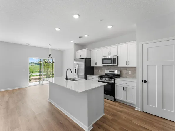 679 Tulare Ter, Newport, MN 55055