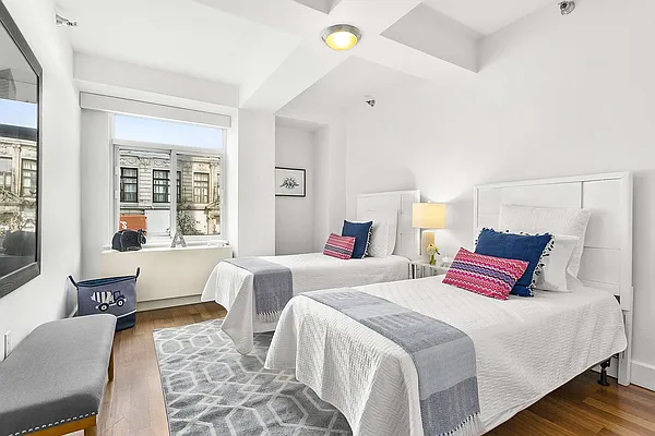 Sold by Compass | media 5