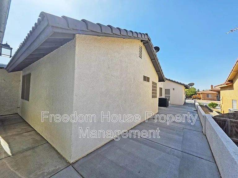 3630 E Vineyard Dr N — Photo 50