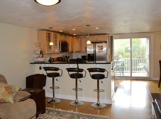 617-619 E 2nd St #2, South Boston, MA 02127