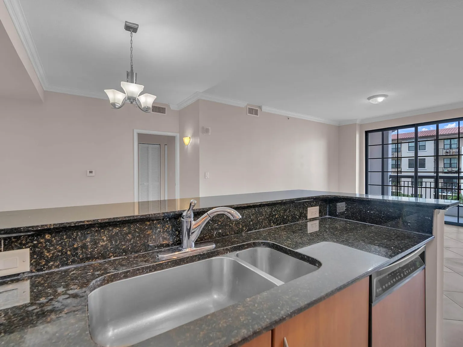 233 S Federal Hwy — Photo 2