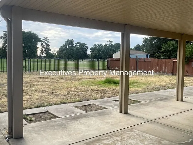 1308 Fairway Dr — Photo 11