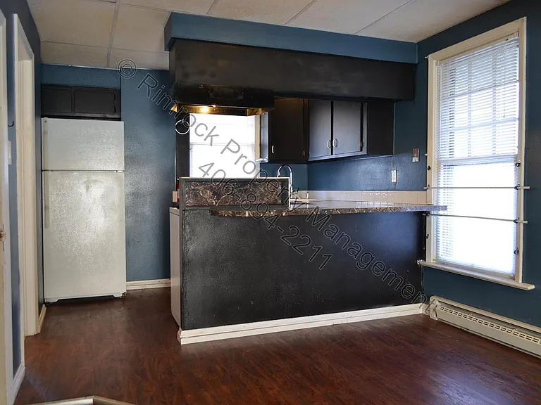 825 Avenue C — Photo 4