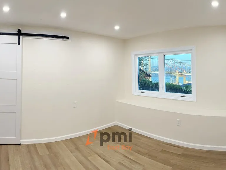 303 Virginia St #B — Photo 9