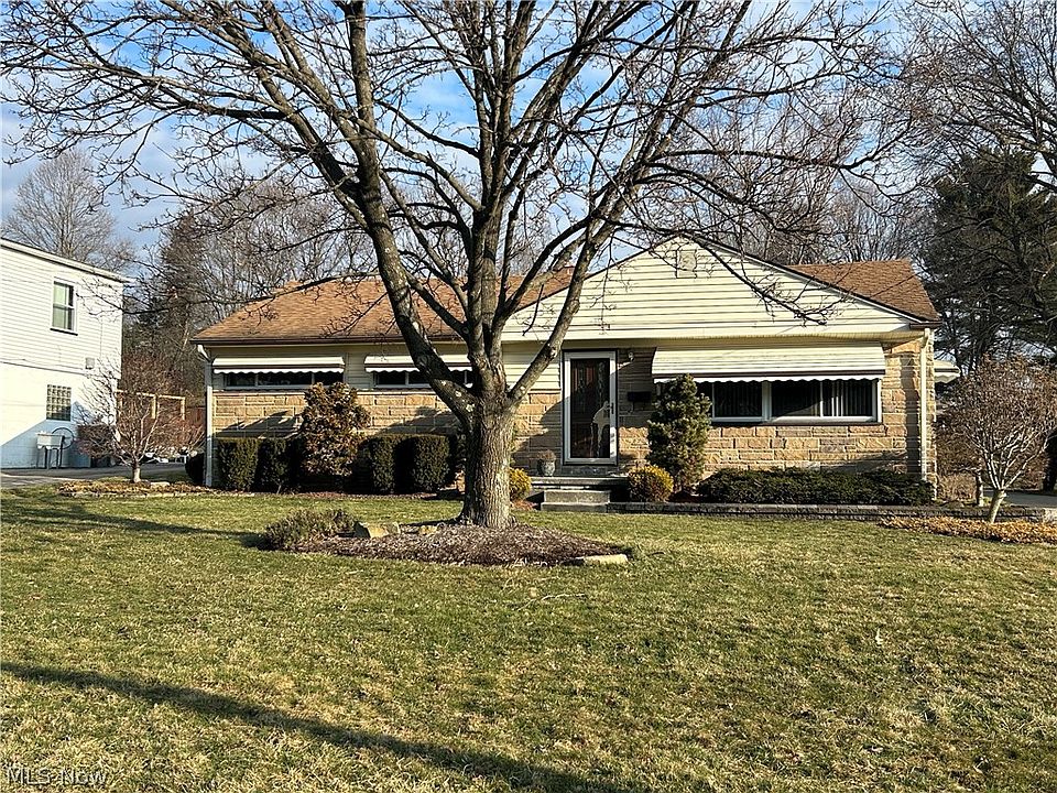 2nd image of 3286 S Wendover Cir