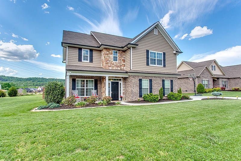1st image of 723 Lampwick Ln