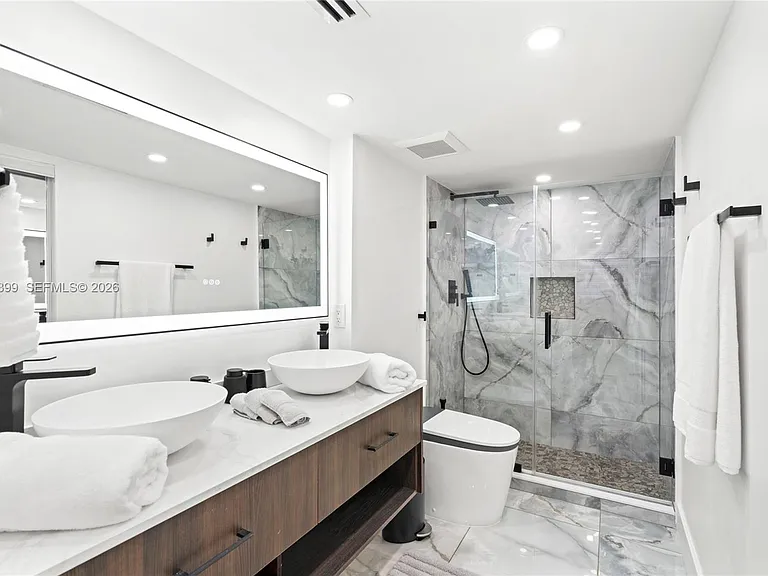 5701 Collins Ave #503 — Photo 34