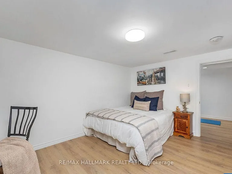 12 Wardencourt Dr #LOWER — Photo 7