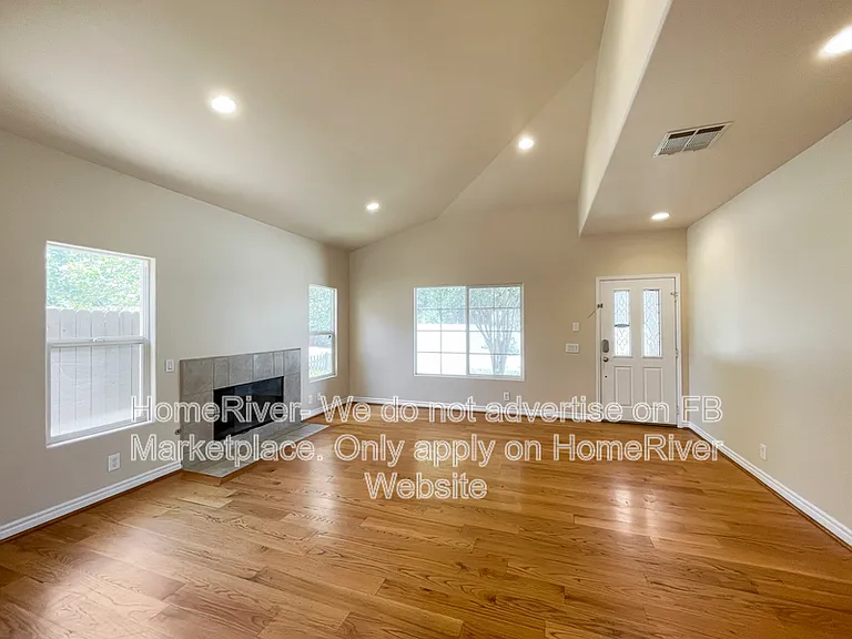 7424 Whitaker Ave — Photo 2