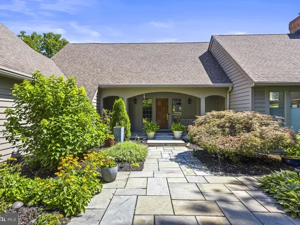 18 Brendle Ln, Wilmington, DE 19807