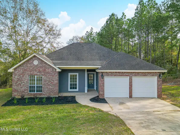 1795 Woodland Dr, Wiggins, MS 39577