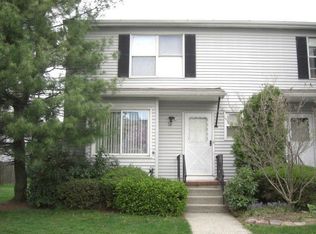 18 Hemlock Dr, Jamesburg, NJ 08831
