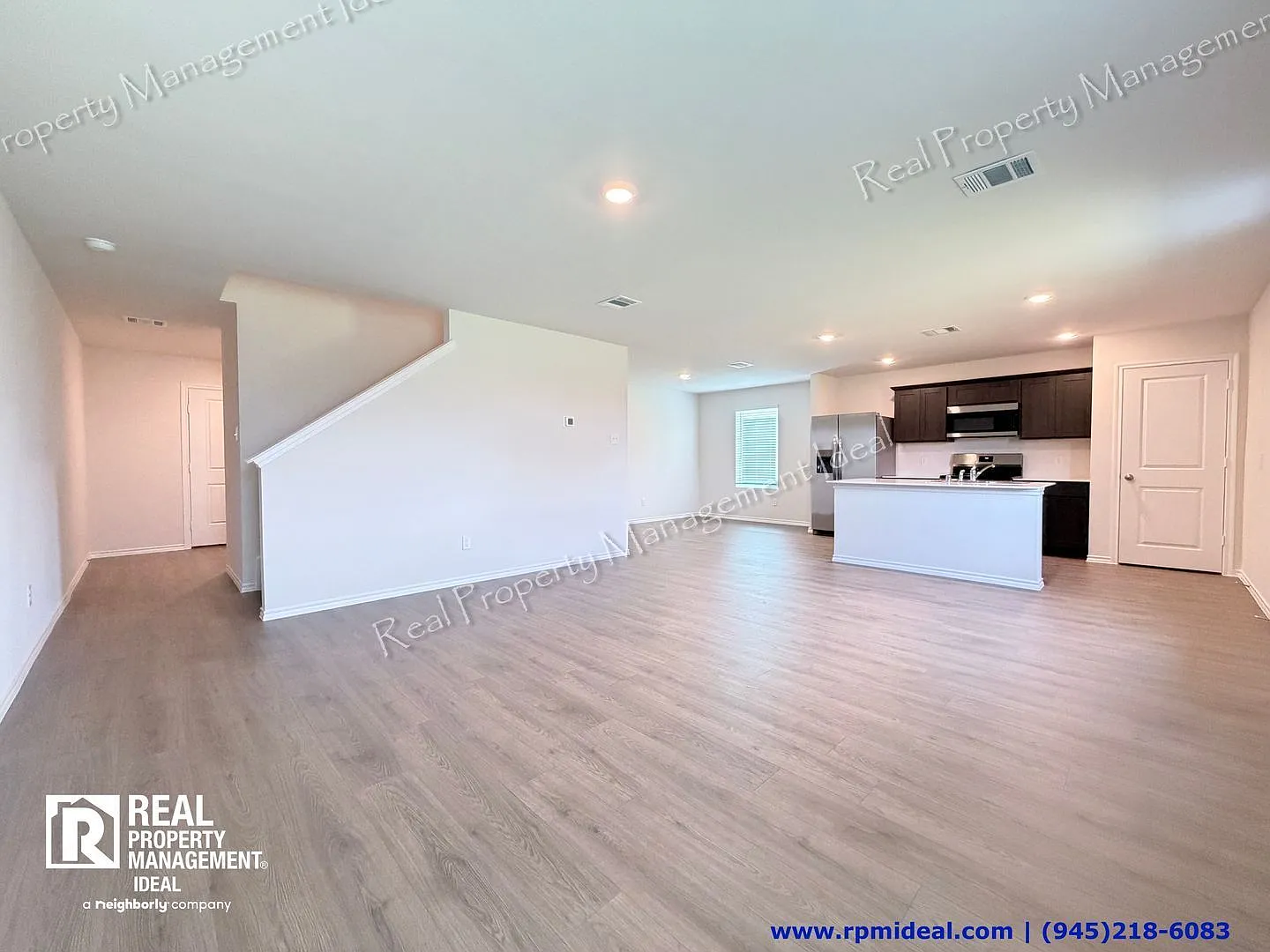5 bed, 2.5 bath, 1892 sqft, $2,099 — Photo 4