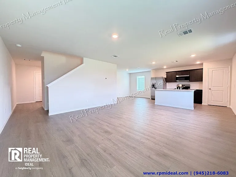 1137 Southfield Dr — Photo 4