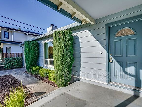 2nd image of 742 Encina Grande Dr