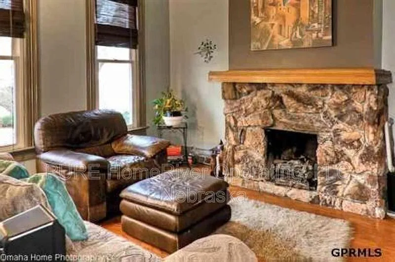 3 bed, 2.0 bath, 1301 sqft, $1,800 — Photo 4