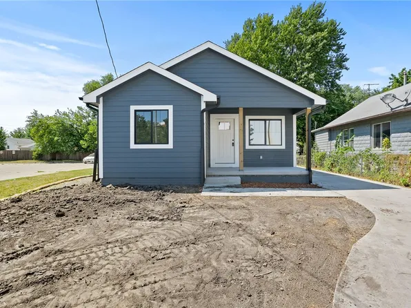 1242 E 22nd St, Des Moines, IA 50317