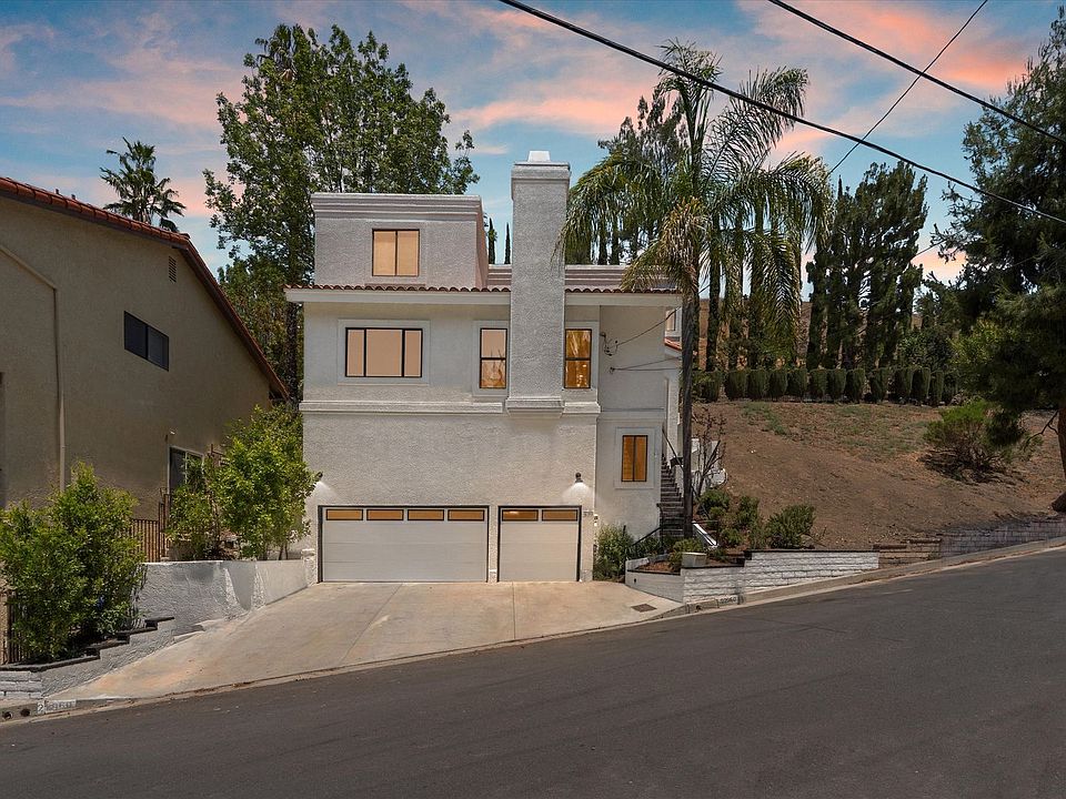 1st image of 22960 Cass Ave