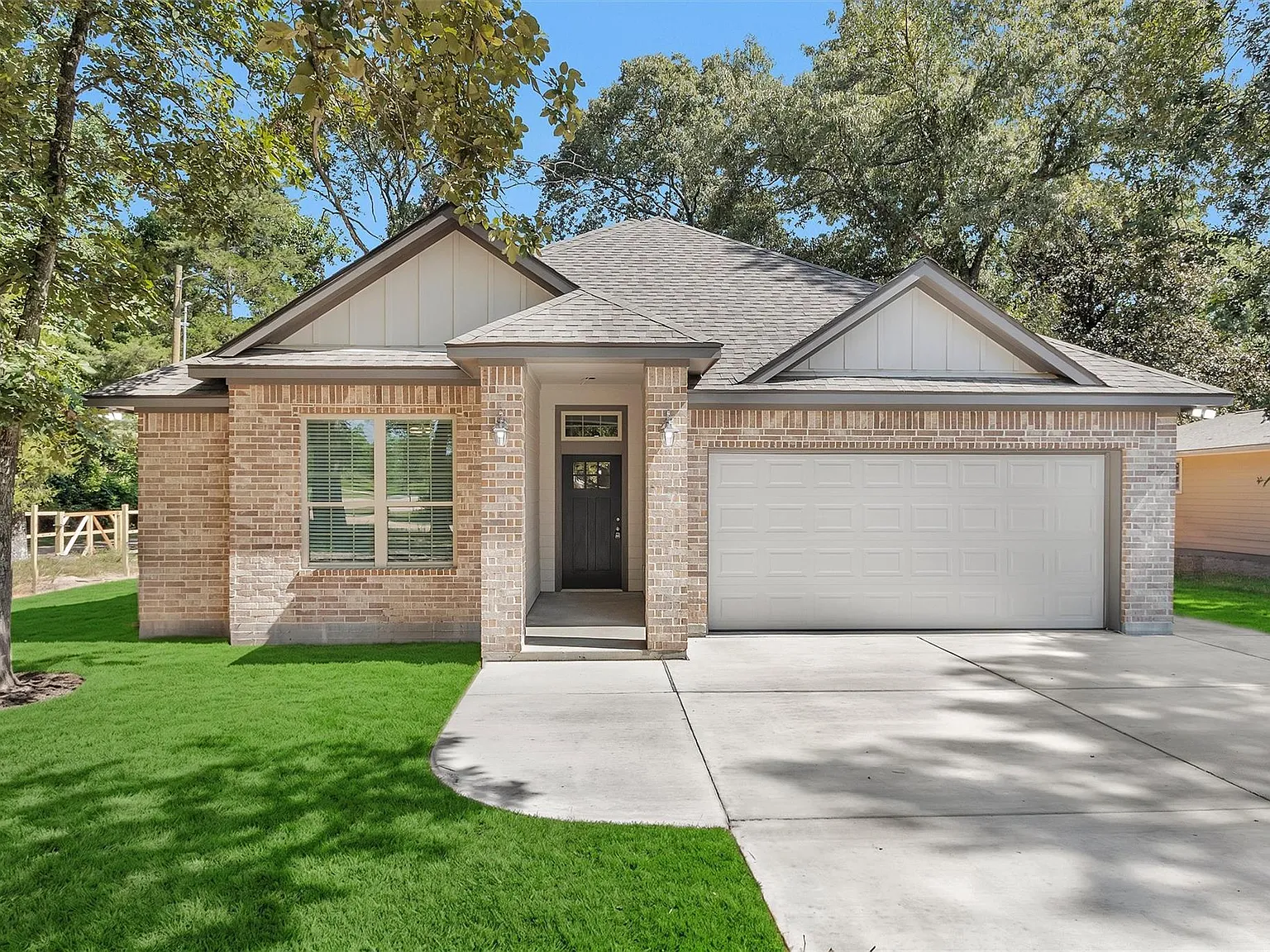 3 bed, 2.0 bath, 1586 sqft, $2,000 — Photo 1
