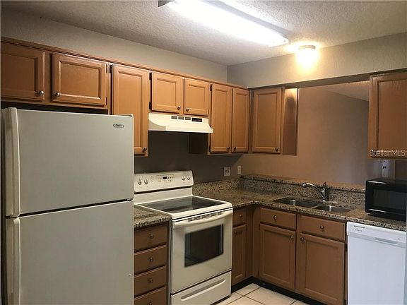 4th image of 112 Reserve 100 Cir