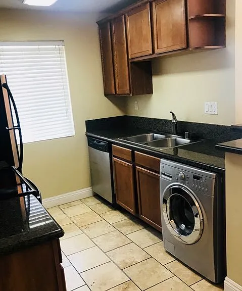 1475 Oakdale Ave — Photo 30