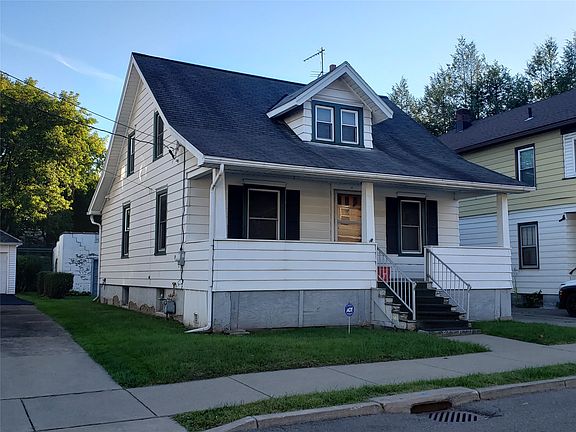 2nd image of 22 Hazel St