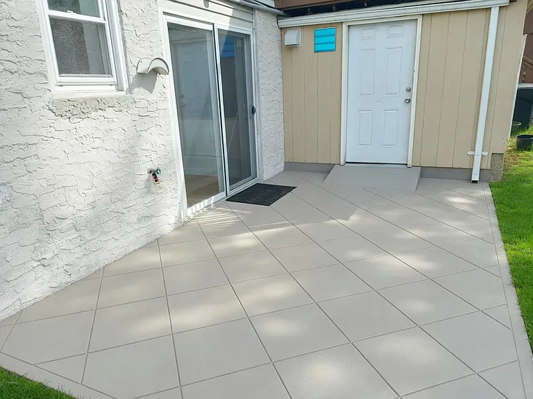 S Stone Ave — Photo 18
