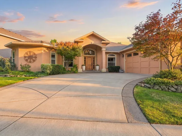 3716 Sherwood Park Dr, Medford, OR 97504