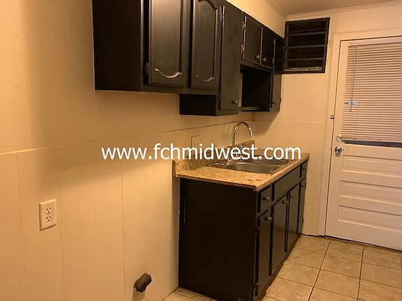 4th image of 1724 N Somerset Ave
