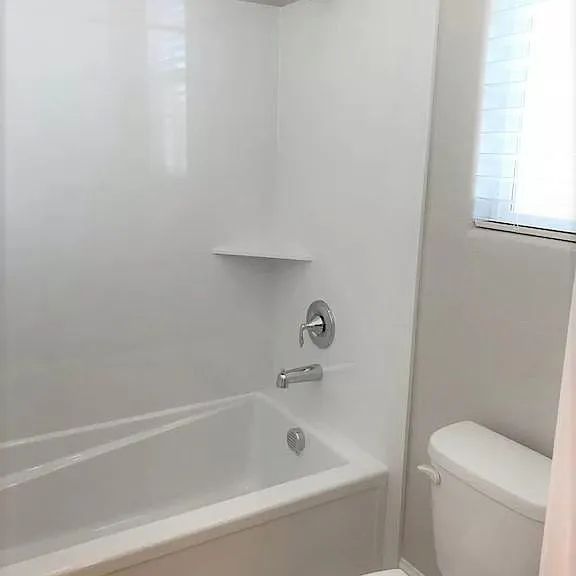 upstair full bath