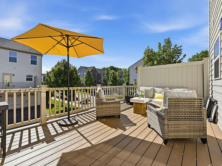 601 Pointe View Dr — Photo 47
