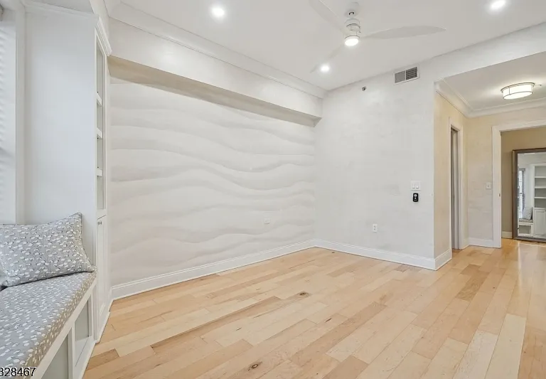 48 S Park St #215 — Photo 22