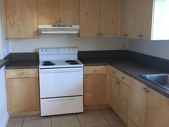 2nd image of 420 NE 17th Ave APT 8