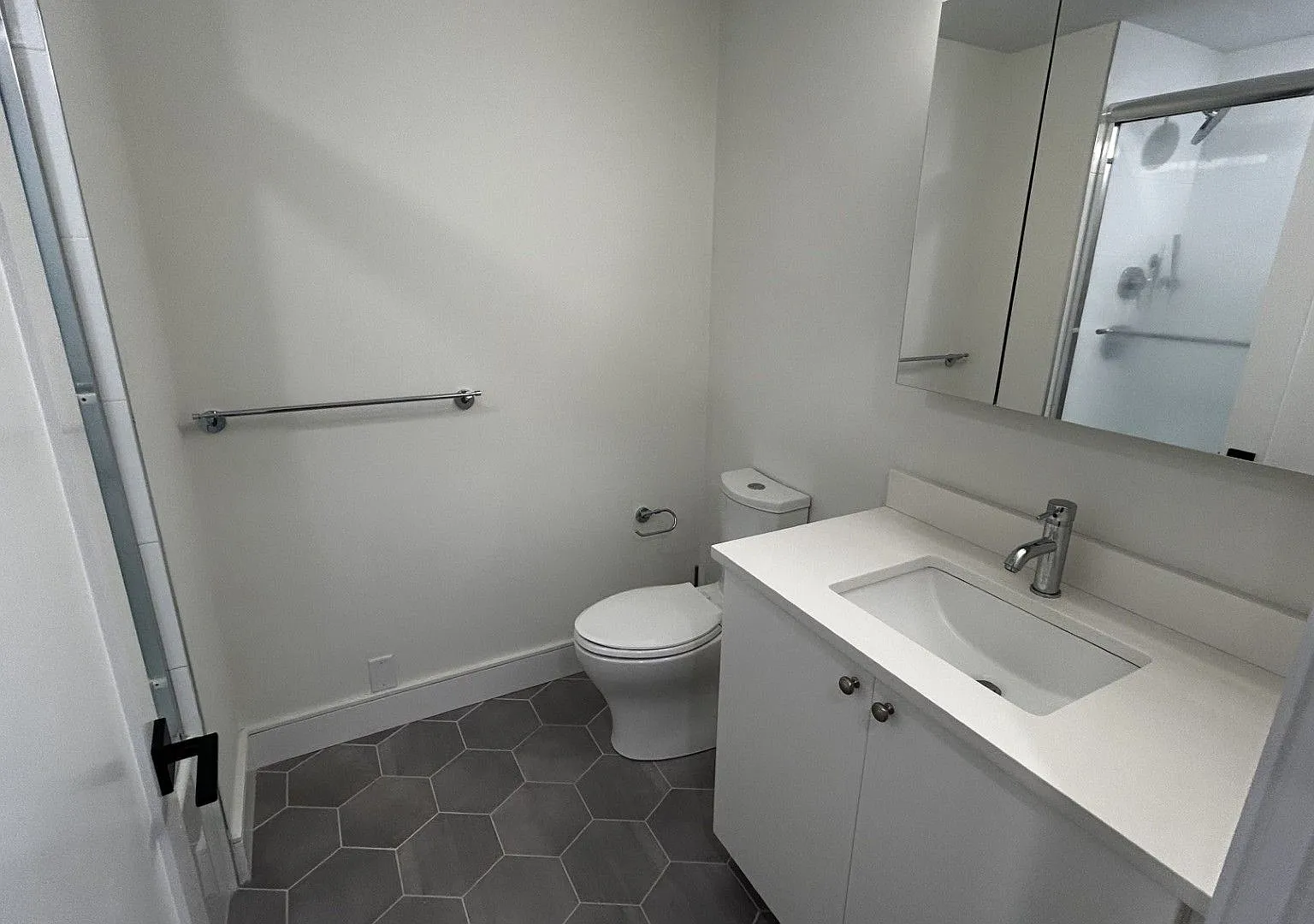 Gorgeous Brighton Unit With September Rent Waived Available 9/1/26 — Photo 3