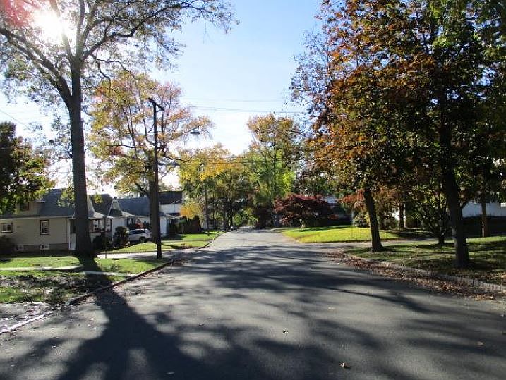 2nd image of 281 W Lincoln Ave