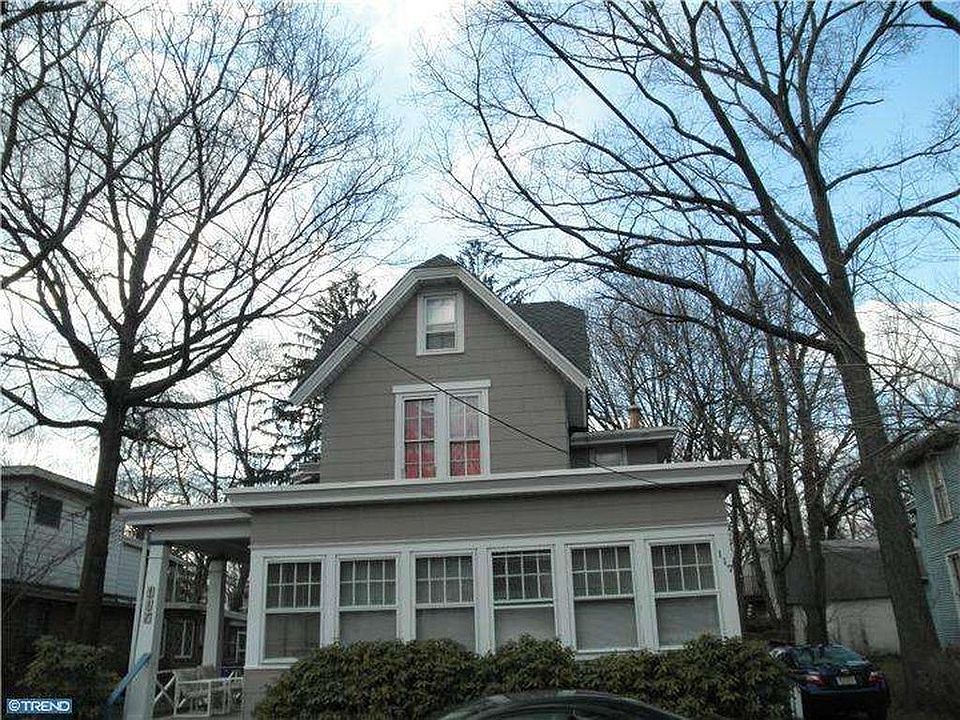 Front of property with parking
